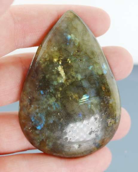 Flashing! 181.50ct Labradorite cabochon