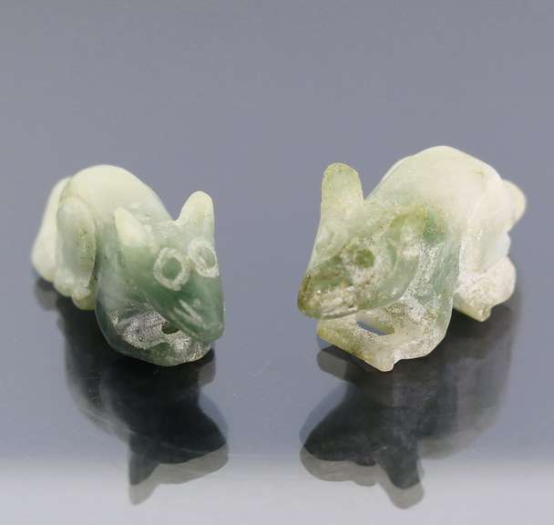 Really cool 99.72ct Jade mouse pair