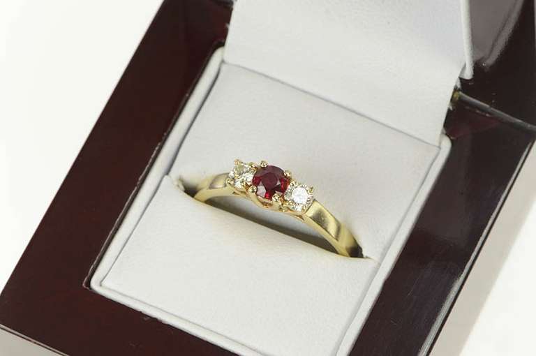 14K Yellow Gold 0.88 Ctw Natural Ruby Diamond Engagement Ring