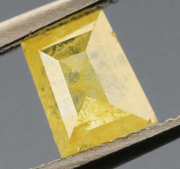 Unique shape! .41ct pear cut canary yellow Diamond