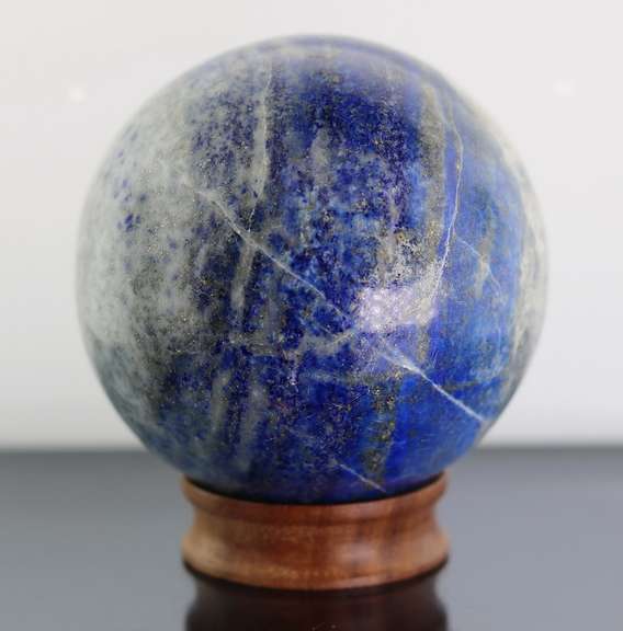 Eye catching 1,998ct bullseye Lapis sphere