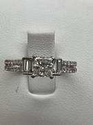 CERTIFIED 14K WHITE GOLD DIAMOND ENGAGEMENT RING.