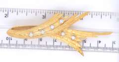 Handsome 18kt Yellow Gold Diamond Textured Brooch