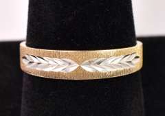 Tasteful Textured Band Ring in Yellow Gold