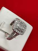 CERTIFIED LADIES 14K WHITE GOLD AND DIAMOND RING