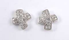 High Quality WG Diamond X Earrings
