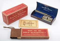 Unique c. 1914 NOS Safety Razor Kit