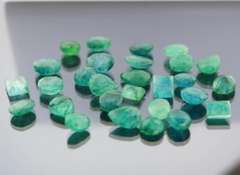 Heavy 237.50ct collection of Emeralds