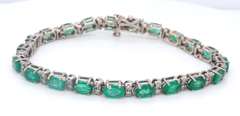 Lavish White Gold oval Emerald and RBC Diamond Bracelet