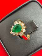 LADIES 18K YELLOW GOLD , DIAMOND AND EMERALD RING