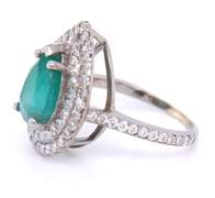 Wonderful White Gold Pear Shape Cut Natural Emerald and Diamond Ring