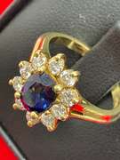 18K YELLOW GOLD RING WITH SAPPHIRE AND DIAMONDS
