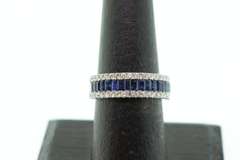 Geometric Sapphire Set 18k White Gold Ring bordered with Diamonds