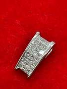 18K WHITE GOLD AND DIAMOND PENDANT