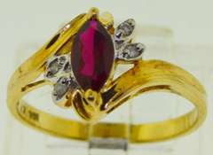 10KT Yellow Gold Roby Ring