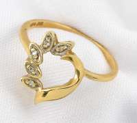 Delicate Diamond Heart Ring