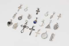 Sterling Silver Pendant Assortment Various Sizes & Styles (20 Pendant Lot)