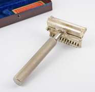 Unique c. 1914 NOS Safety Razor Kit