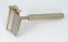 Unique c. 1914 NOS Safety Razor Kit