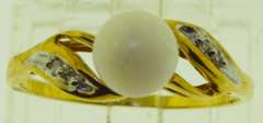 10KT Yellow Gold White Stone Ball Ring