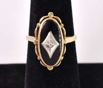 Amazing Onyx and Diamond Ring in Yellow Gold
