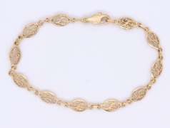 Pleasing Yellow Gold Filagree Link Bracelet