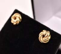Stunning Knot Stud Earrings in 14K Yellow Gold