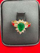 LADIES 18K YELLOW GOLD , DIAMOND AND EMERALD RING