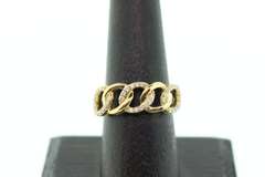 Glitzy 18k Yellow Gold Chain Ring with Diamonds