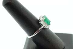 Stunning Emeral Halo Ring with Diamonds and an 18k Stamped White Gold Band