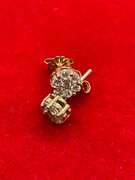 18K YELLOW GOLD AND DIAMOND STUD EARRINGS.