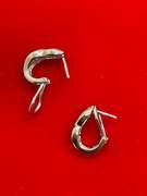 BRAND NEW 14K WHITE GOLD AND DIAMOND EARRINGS.