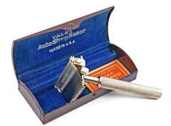 Unique c. 1914 NOS Safety Razor Kit