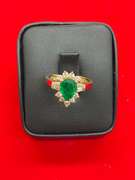 LADIES 18K YELLOW GOLD , DIAMOND AND EMERALD RING