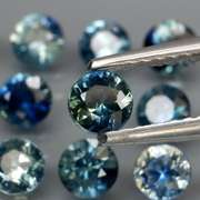 Natural 3.36ct blue Sapphire set with multiple hues