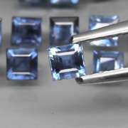 Heated only 4.46ct blue Sapphire set with multiple hues