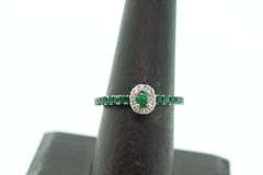 Delicate 18kt Yellow Gold Diamond Ring