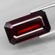 Midnight crimson 6.61ct Mozambique Garnet