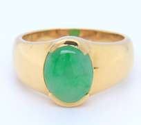 Incredible 18kt Yellow Gold oval Jadeite Jade Cab Ring