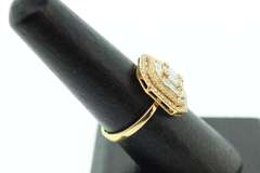 Glamorous 18kt Yellow Gold Diamond Ring
