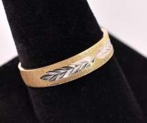 Tasteful Textured Band Ring in Yellow Gold