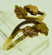 10KT Yellow Gold Mini Leaves Ring