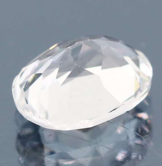 Glittering 4.74ct diamond white Topaz