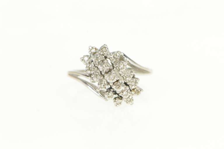 10K White Gold 0.25 Ctw Diamond Wavy Cluster Statement Ring