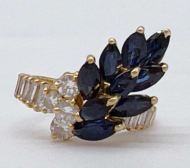 Stunning 18kt Solid Yellow Gold, Blue Sapphire, & Diamond Ring