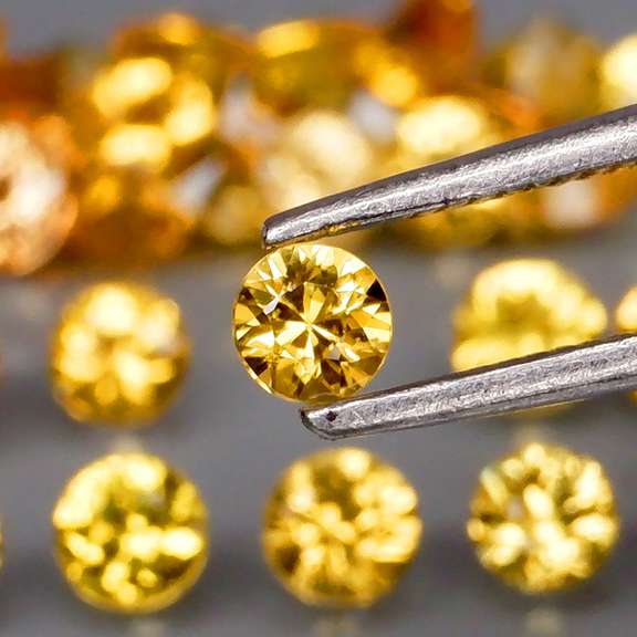 Glittering 2.77ct set of golden Songean Sapphires