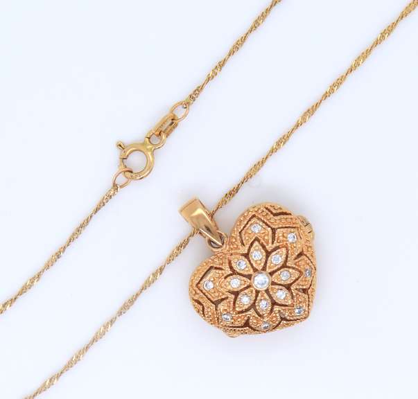 925 Sterling Silver Heart Shaped Locket Pendant on Chain