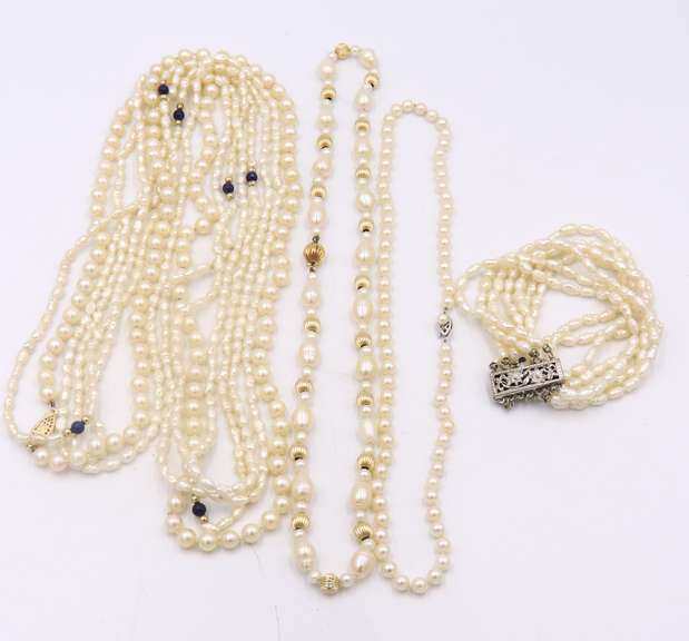 Group Lot of 6 Pearl Strands