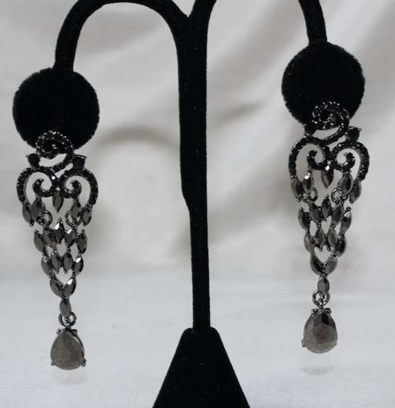 A Very Sexy  Fashion  Design Earrings