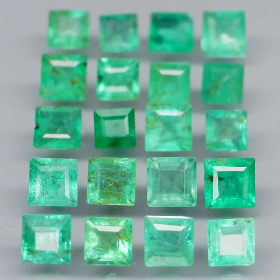 Bright! Top green 2.87ct Colombian Emerald set